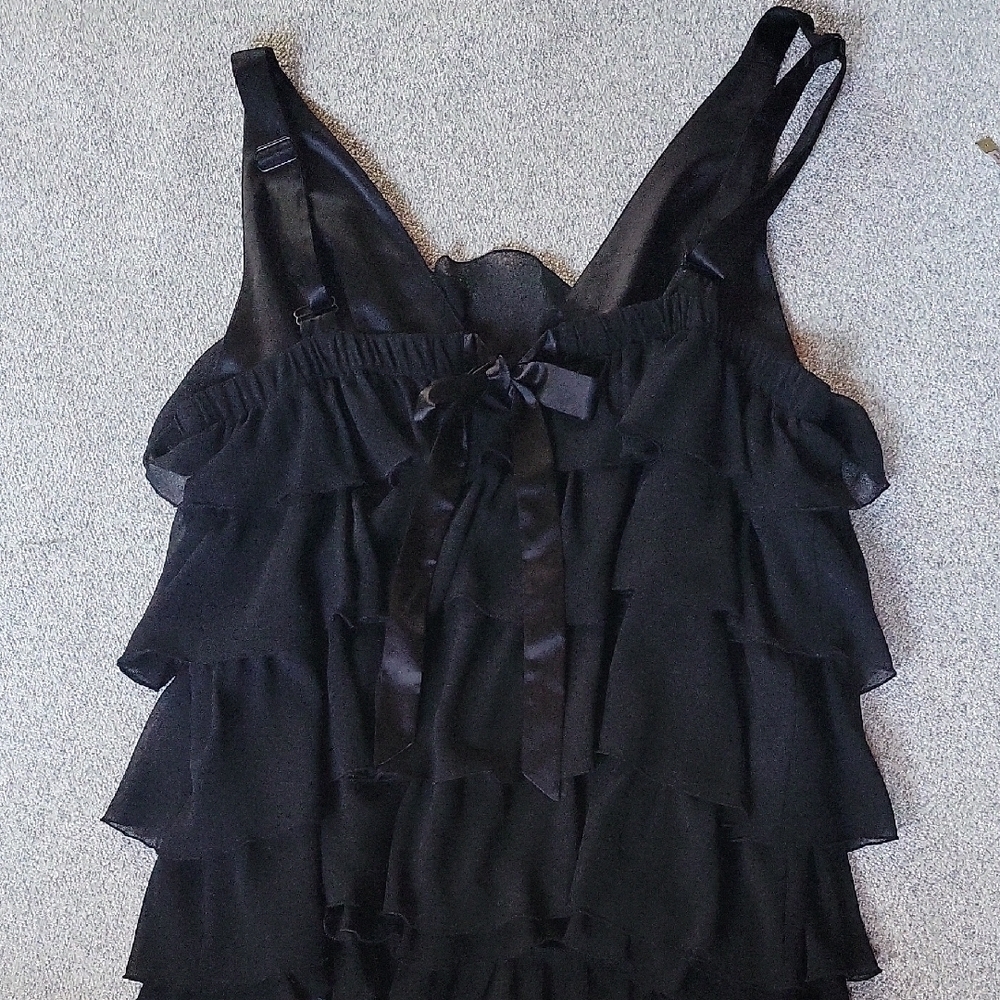 Victoria's Secret Black Tiered Rufled Vnek Tank Top Size M - Picture 7 of 12